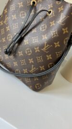 Louis Vuitton NeoNoe Monogram Noir - Image 5