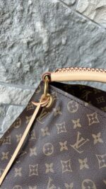 Louis Vuitton Artsy MM Monogram - Image 2