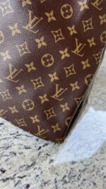 Louis Vuitton Artsy MM Monogram - Image 5