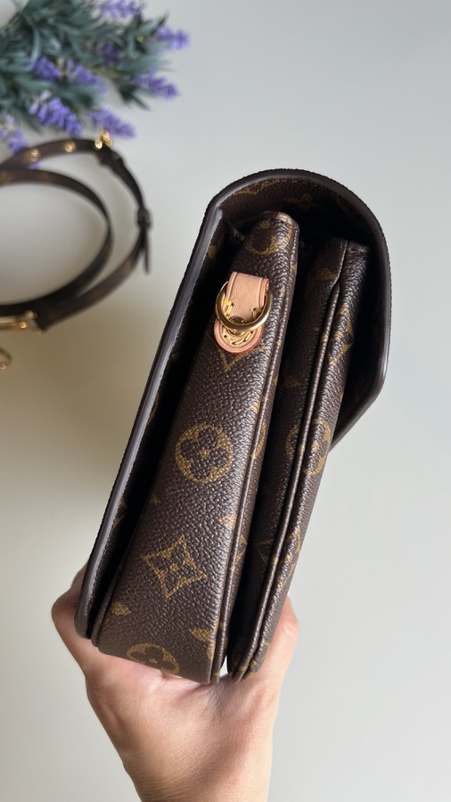 Louis Vuitton Pochette Metis Monogram - LVLENKA Luxury Consignment