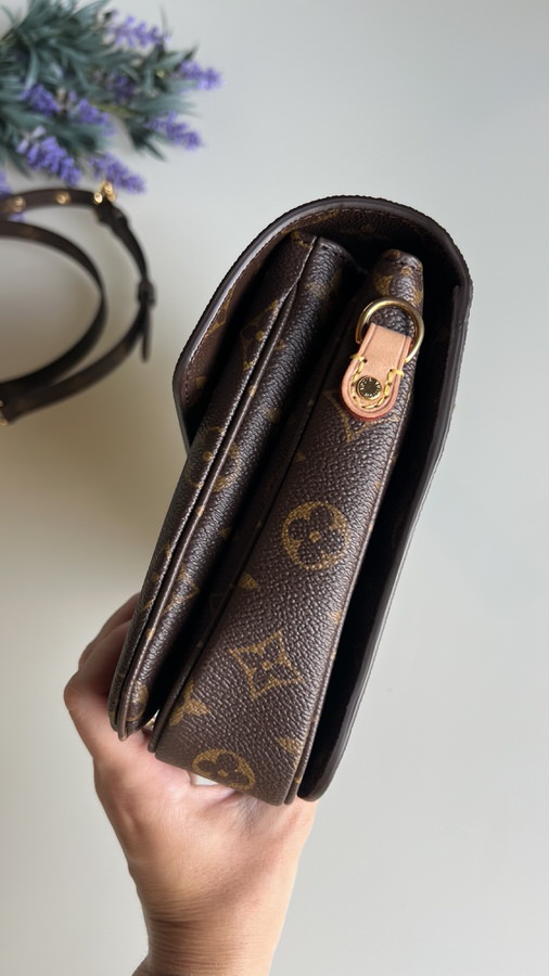 Louis Vuitton Pochette Metis Monogram - LVLENKA Luxury Consignment