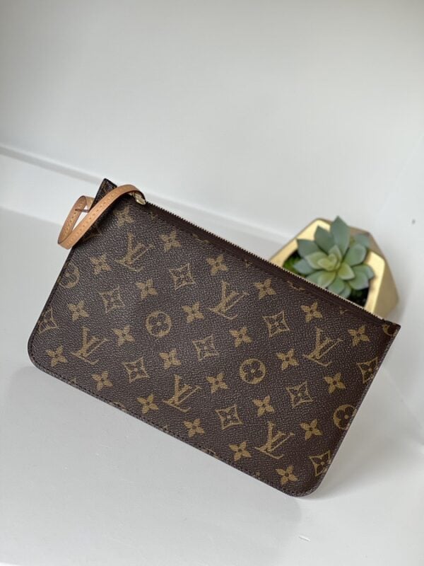 IMG_2632-1 Louis Vuitton Neverfull MM GM Pouch Monogram Beige - Image 1
