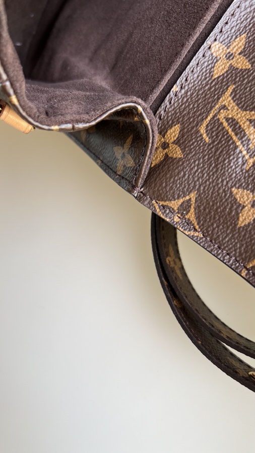 Louis Vuitton Pochette Metis Monogram - LVLENKA Luxury Consignment