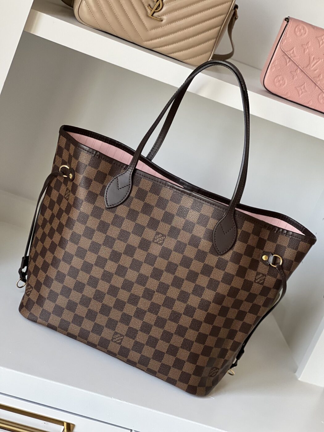 Louis Vuitton Neverfull MM Damier Ebene Rose Ballerine - Image 3