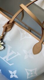 Louis Vuitton Neverfull MM By The Pool - Image 5