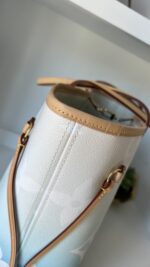Louis Vuitton Neverfull MM By The Pool - Image 7