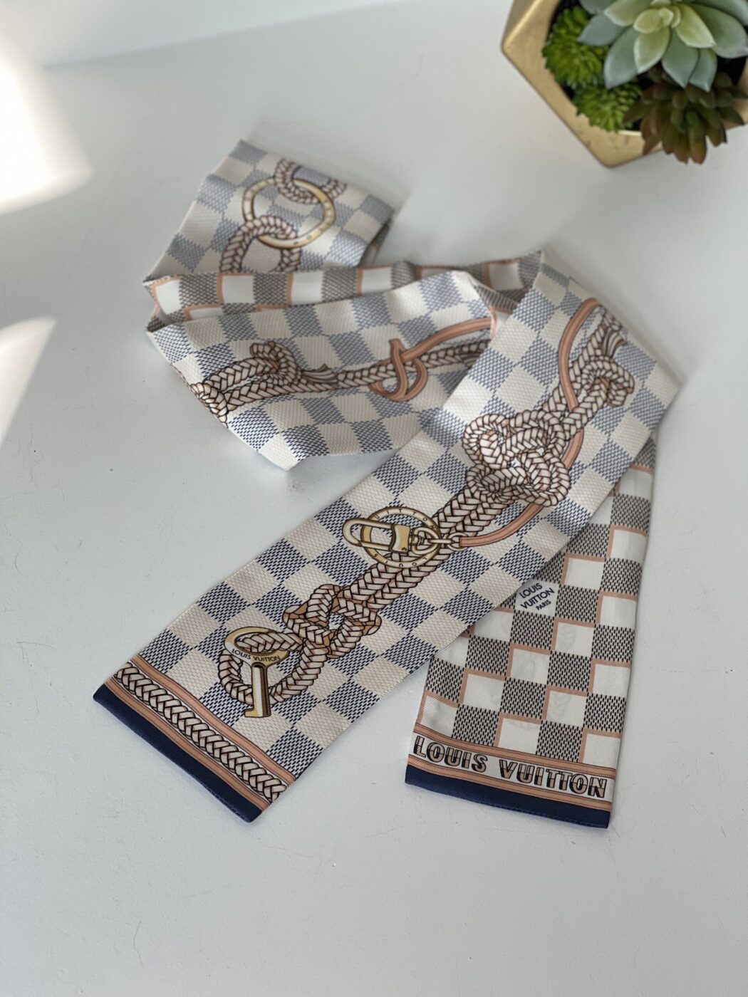 Louis Vuitton Infinity Bandeau - Image 1