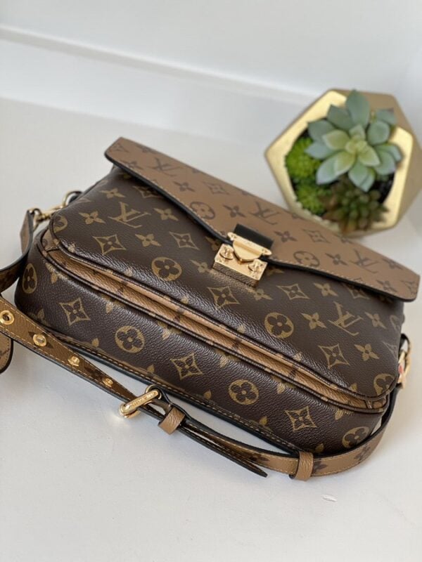 Louis Vuitton Pochette Metis Monogram Reverse - Image 2