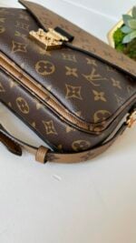 Louis Vuitton Pochette Metis Monogram Reverse - Image 3
