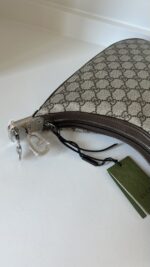 Gucci Attache Medium Shoulder/Crossbody Bag - Image 4