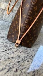 Louis Vuitton Neverfull MM With Pouch Monogram Cerise - Image 13