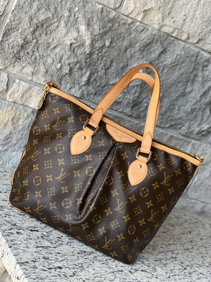 IMG_4436-1 Louis Vuitton Palermo PM - Image 1