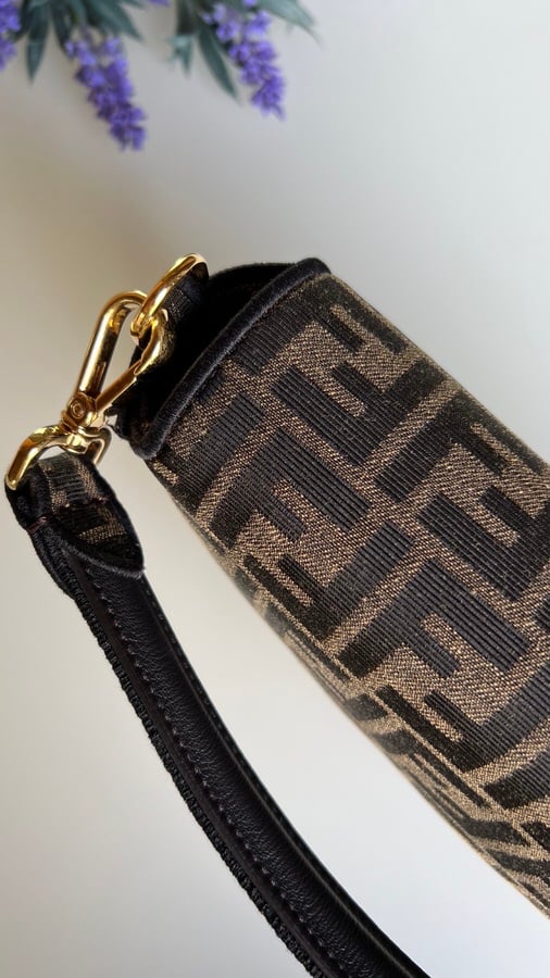 Fendi Baguette Jacquard FF Fabric Shoulder Bag - LVLENKA