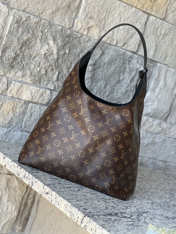 Louis Vuitton Flower Hobo Noir - Image 6