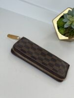 Louis Vuitton Old Style Zippy Wallet - Image 3