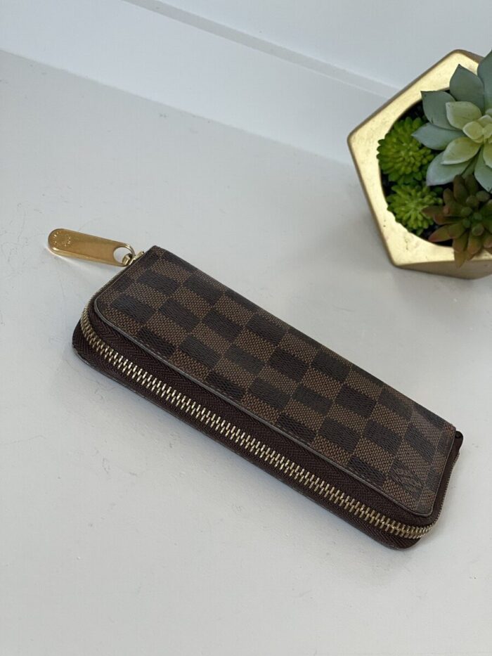 Louis Vuitton Old Style Zippy Wallet - Image 3
