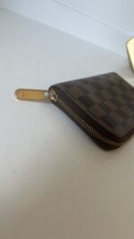 Louis Vuitton Old Style Zippy Wallet - Image 4