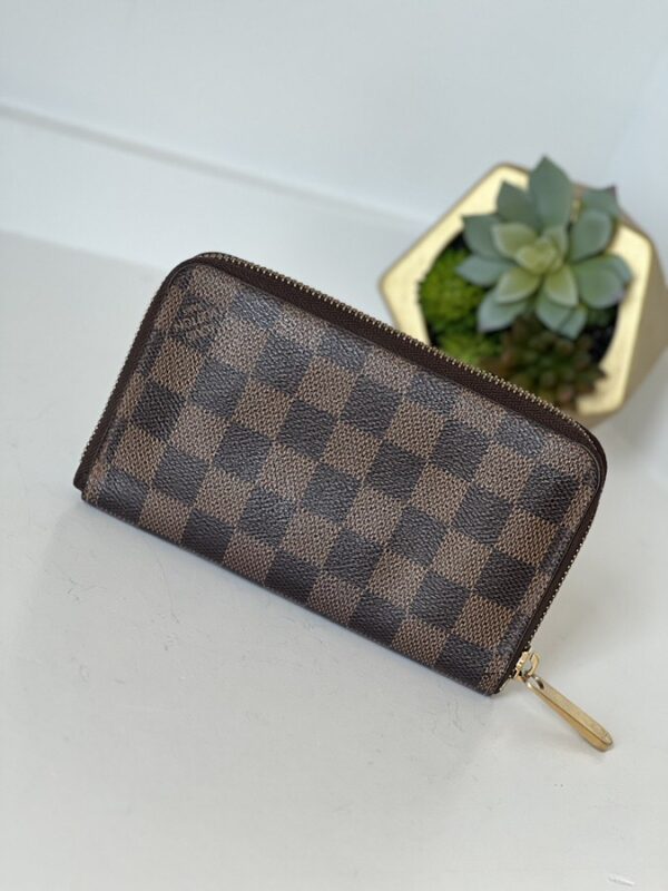 Louis Vuitton Old Style Zippy Wallet - Image 5