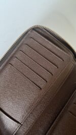 Louis Vuitton Old Style Zippy Wallet - Image 10