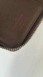 Louis Vuitton Old Style Zippy Wallet - Image 11