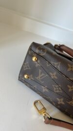 Louis Vuitton V Tote BB Monogram Black - Image 9