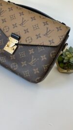 Louis Vuitton Pochette Metis Monogram Reverse - Image 2