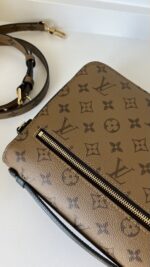 Louis Vuitton Pochette Metis Monogram Reverse - Image 11