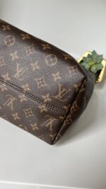 Louis Vuitton Graceful MM Monogram Beige - Image 8