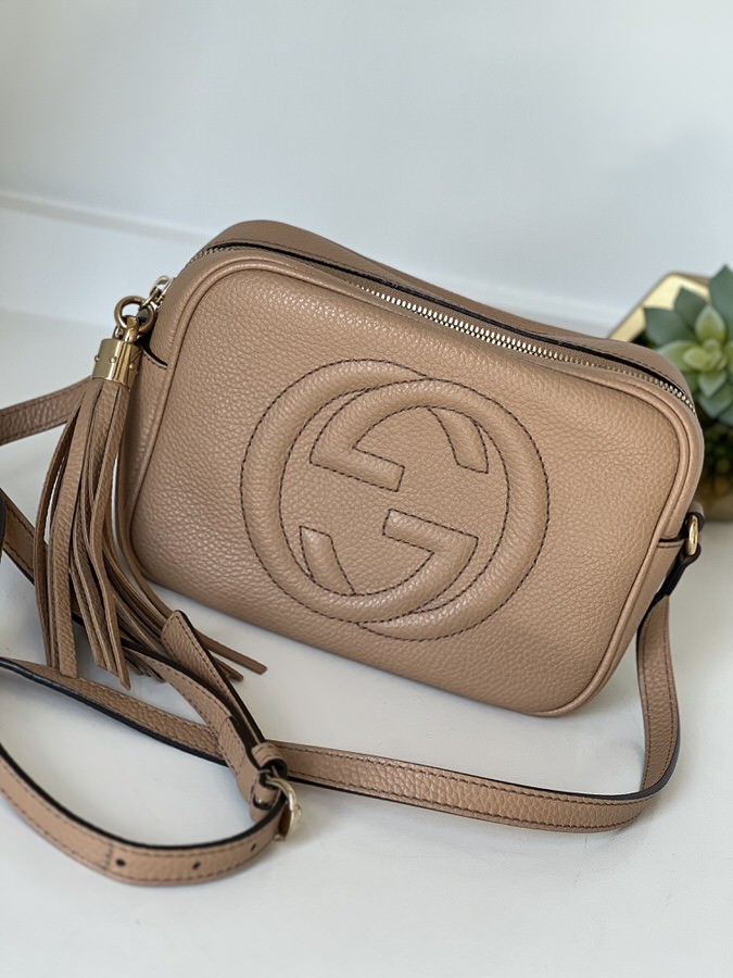 IMG_3654 Gucci Soho Disco Camera Crossbody Beige - Image 1