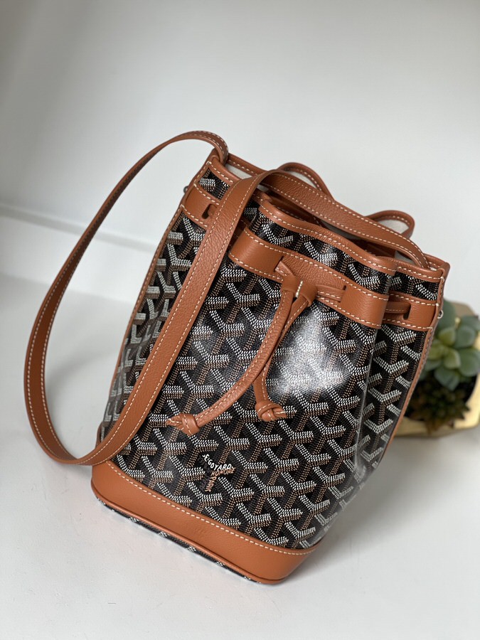 PETIT FLOT BUCKET BAG 22 IN WINE RED GOYARDINE CANVAS AND LAMBSKIN TRIM