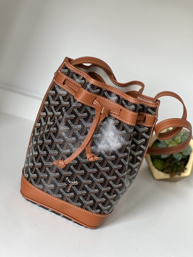 PETIT FLOT BUCKET BAG 22 IN GREEN GOYARDINE CANVAS AND LAMBSKIN TRIM main image 0