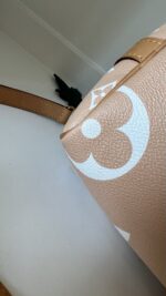 Louis Vuitton Monogram Giant By The Pool Speedy Bandouliere 25 Brume - Image 14