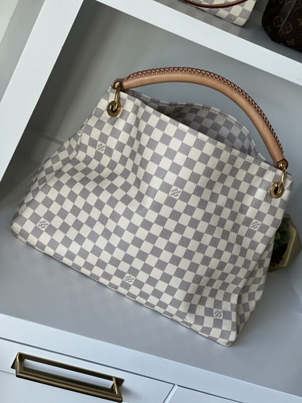 IMG_6493 Louis Vuitton Artsy MM Damier Azur - Image 1
