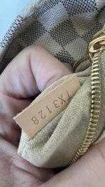 Louis Vuitton Artsy MM Damier Azur - Image 28