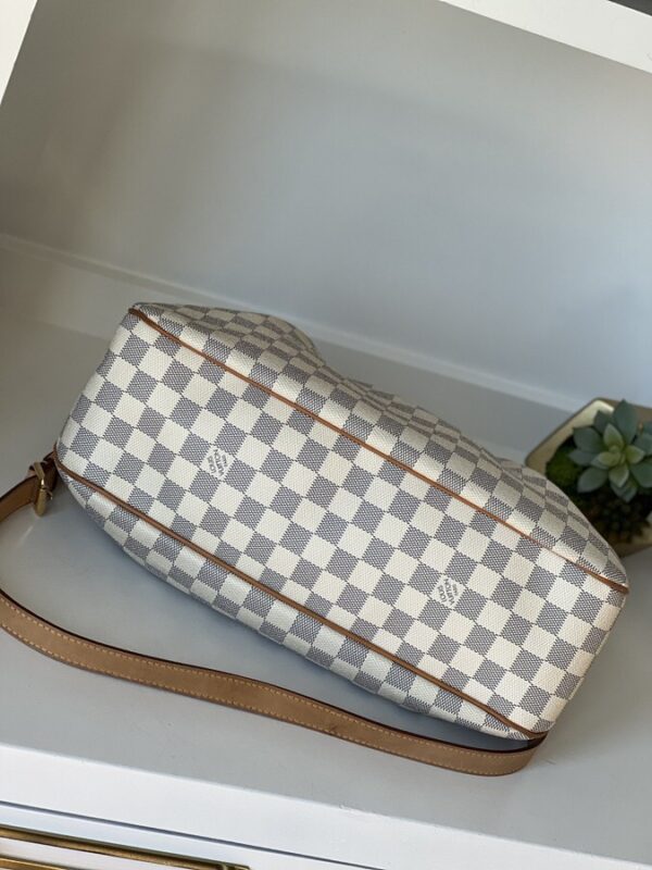 Louis Vuitton Siracusa MM - Image 9