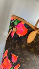 Louis Vuitton Neverfull MM Roses - Image 4