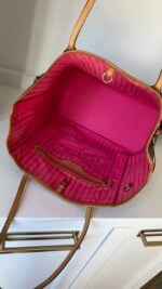 Louis Vuitton Neverfull MM Roses - Image 18