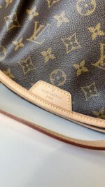 Louis Vuitton Menilmontant PM - Image 2