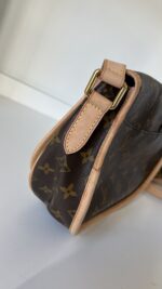 Louis Vuitton Menilmontant PM - Image 8