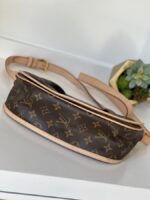 Louis Vuitton Menilmontant PM - Image 9