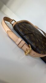 Louis Vuitton Menilmontant PM - Image 11