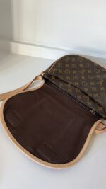 Louis Vuitton Menilmontant PM - Image 12