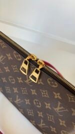 Louis Vuitton Lorette Crossbody - Image 5