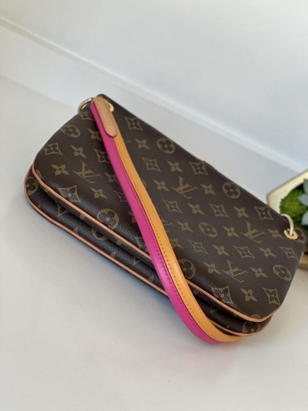 Louis Vuitton Lorette Crossbody - Image 7