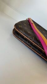 Louis Vuitton Lorette Crossbody - Image 8