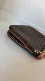 Louis Vuitton Lorette Crossbody - Image 12