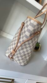 Louis Vuitton Neverfull MM Damier Azur Rose Ballerine - Image 4