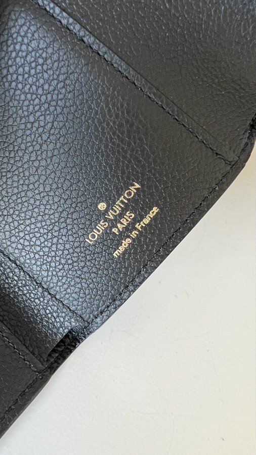 小物 Louis Vuitton Victorine Wallet Noir Louis Vuitton Victorine Wallet Empreinte Noir - LVLENKA