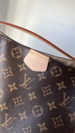 Louis Vuitton Graceful PM Monogram - Image 2
