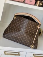 Louis Vuitton Artsy MM